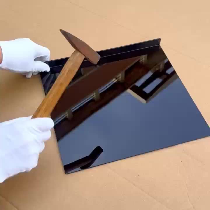 Planche à découper en plastique à rebord