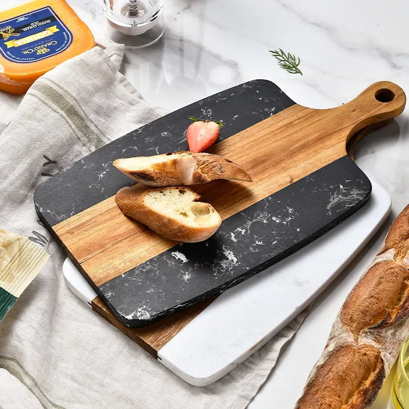 Planche à découper en bois noire