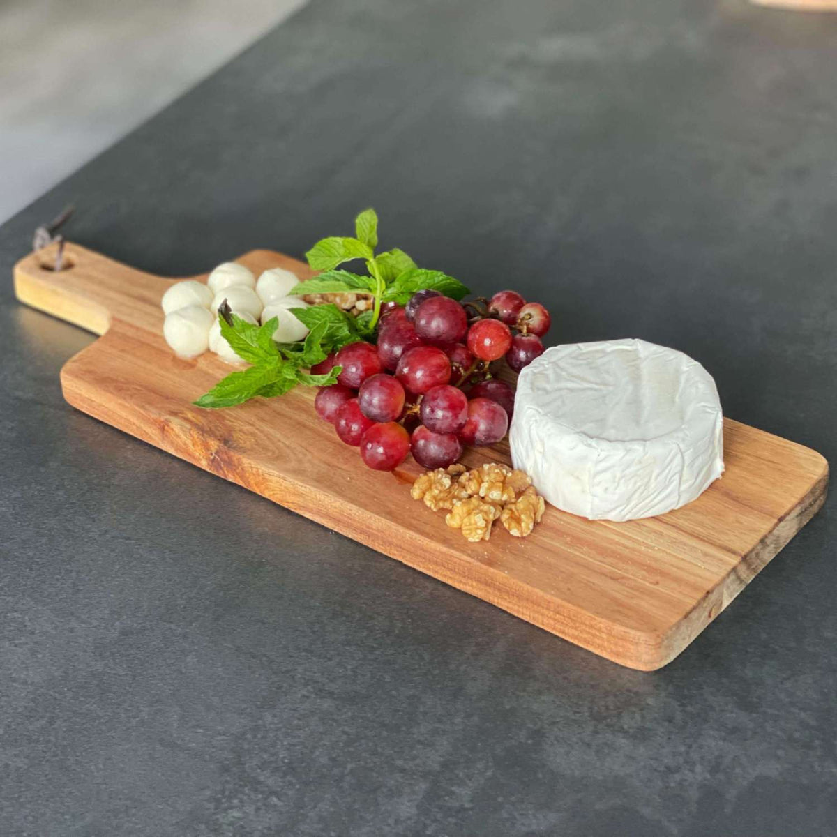 Planche à découper en bois — 43 x 15 cm