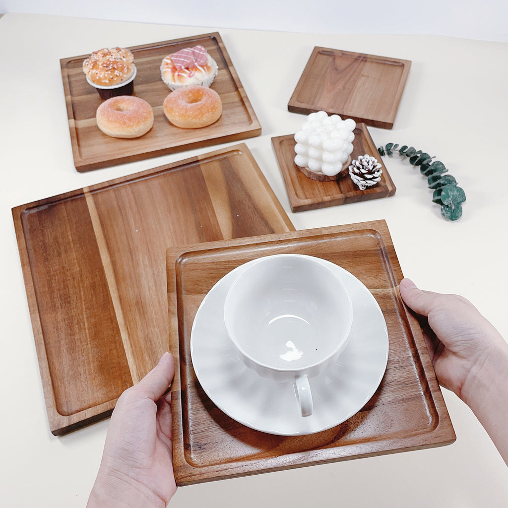 Plateau de petit-déjeuner en bois — 30 x 30 cm