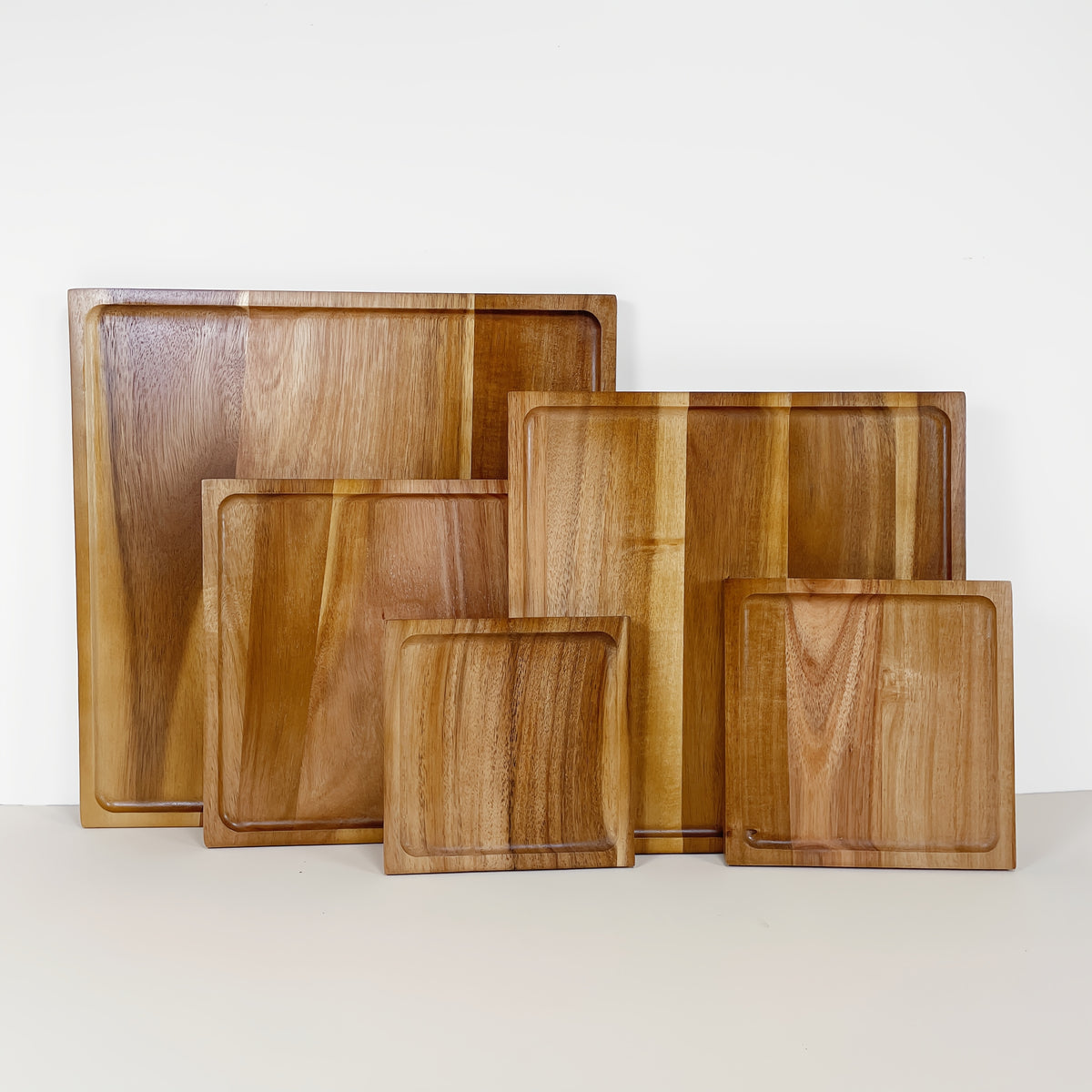 Plateau de petit-déjeuner en bois — 30 x 30 cm