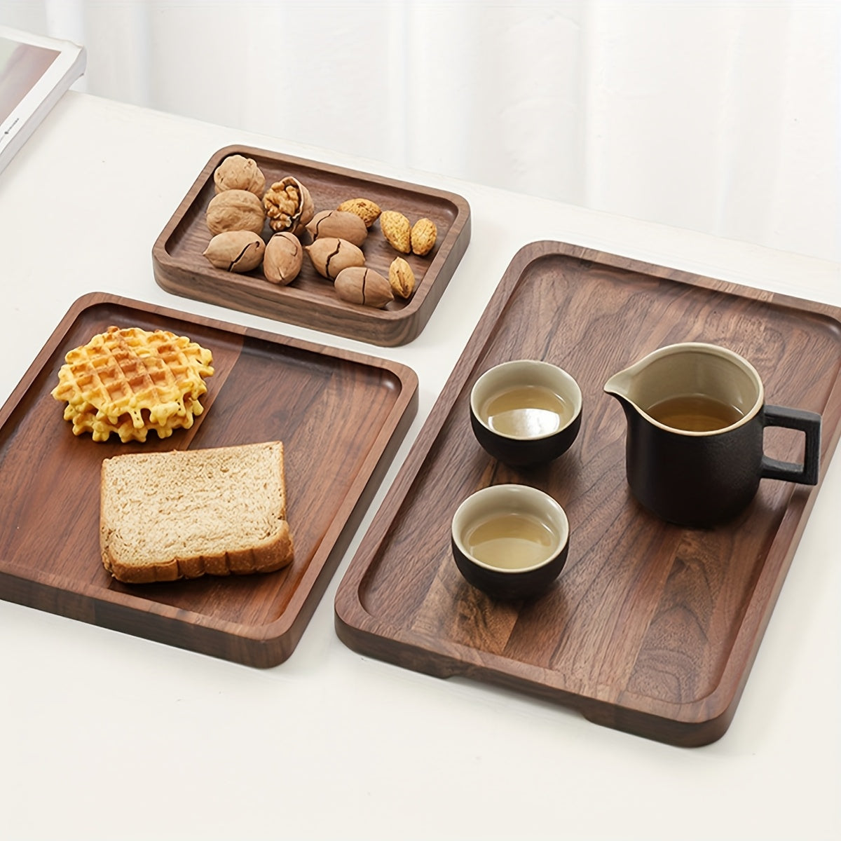 Plateau de service en noyer — 39 x 29 cm